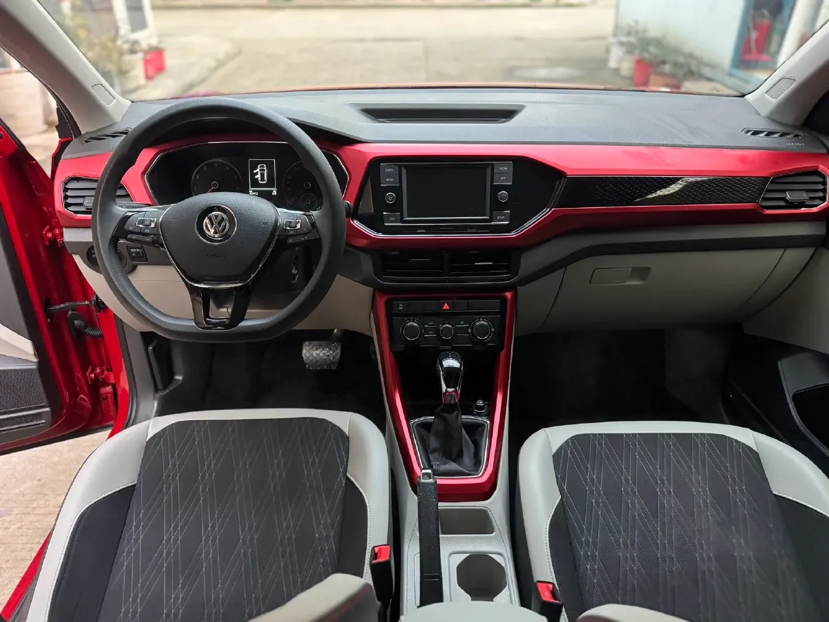 2019 Volkswagen T-Cross 1.5L 113HP L4 6AT,autocango,china used car exporter,china ev exporter,chinese used car exporter,chinese used ev exporter