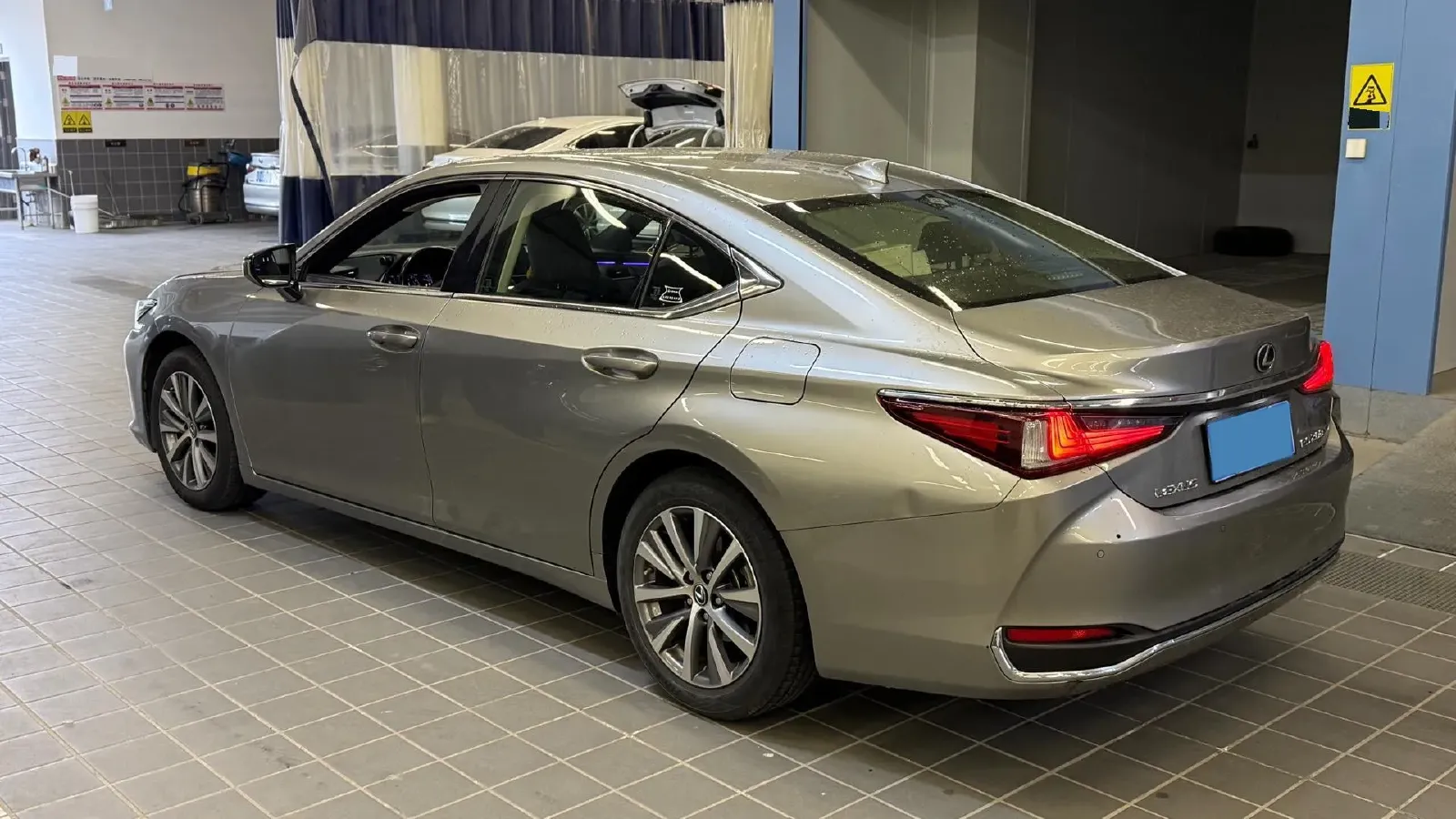 2020 Lexus ES 2.0L 173HP L4 CVT,autocango,china used car exporter,china ev exporter,chinese used car exporter,chinese used ev exporter