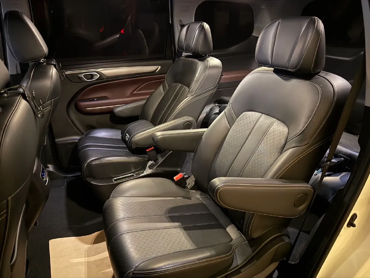 2021 GAC Trumpchi M6 1.5T 169HP L4 7DCT,autocango,china used car exporter,china ev exporter,chinese used car exporter,chinese used ev exporter