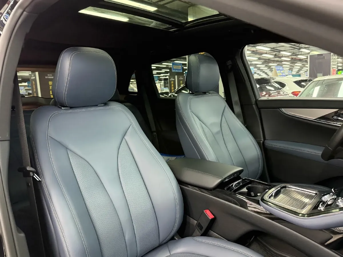 2021 Lincoln Nautilus 2.0T 245HP L4 8AT,autocango,china used car exporter,china ev exporter,chinese used car exporter,chinese used ev exporter