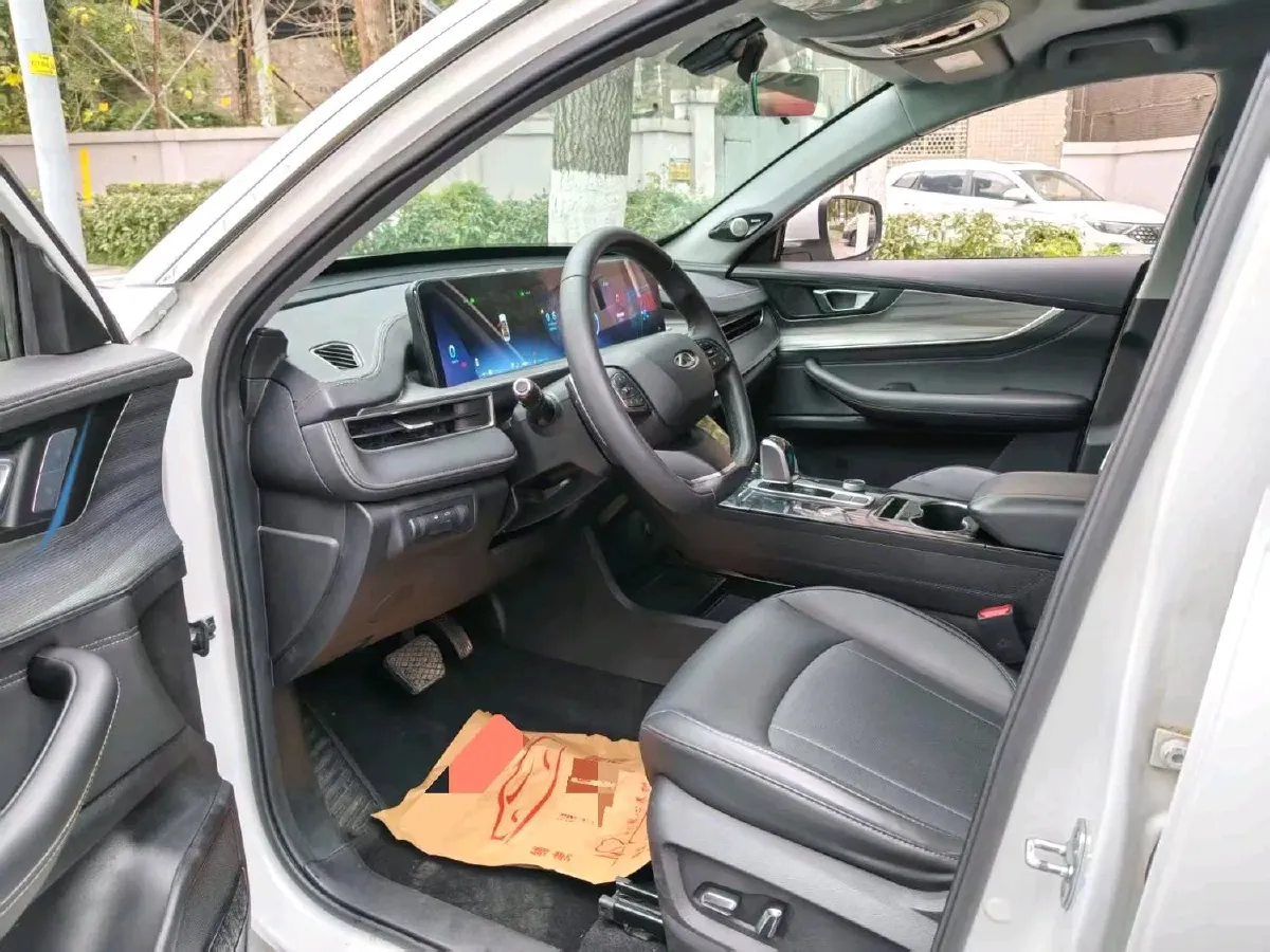 2021 Chery Tiggo 8 Plus 1.6T 197HP L4 7DCT,autocango,china used car exporter,china ev exporter,chinese used car exporter,chinese used ev exporter