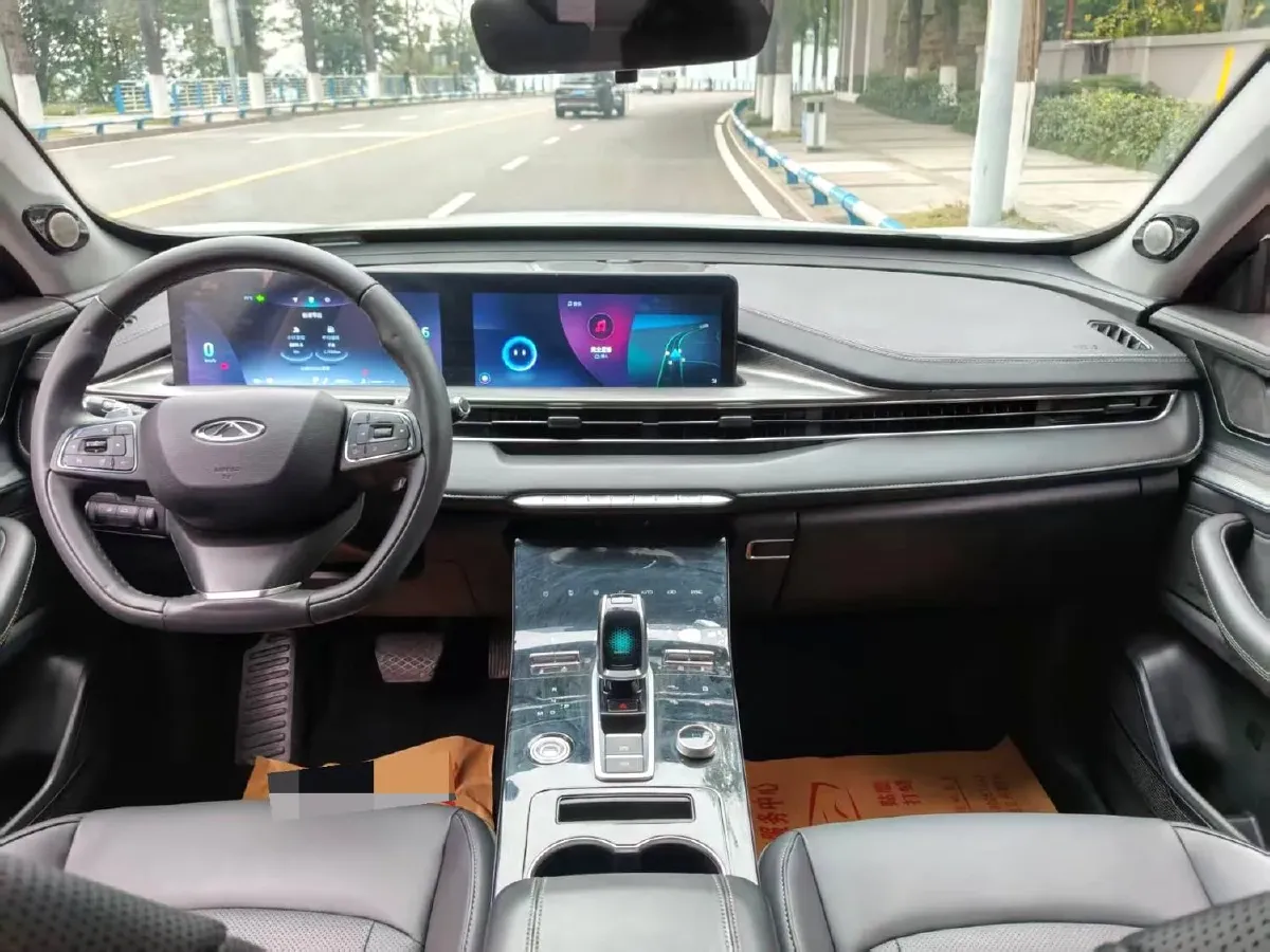 2021 Chery Tiggo 8 Plus 1.6T 197HP L4 7DCT,autocango,china used car exporter,china ev exporter,chinese used car exporter,chinese used ev exporter