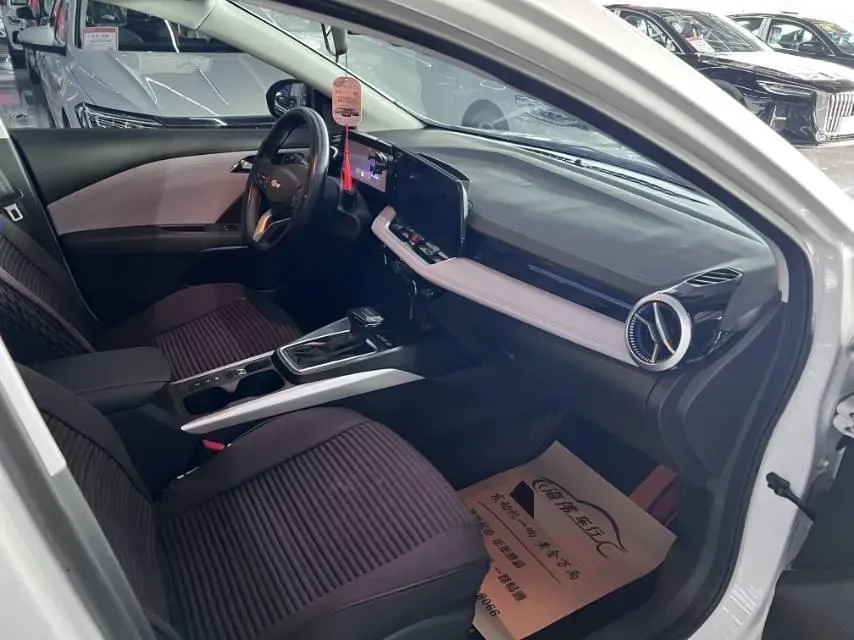 2024 Chevrolet Monza 1.5L 113HP L4 6DCT,autocango,china used car exporter,china ev exporter,chinese used car exporter,chinese used ev exporter