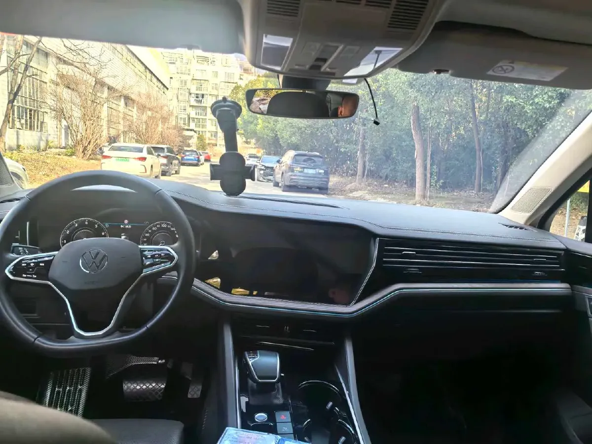 2022 Volkswagen Touareg 3.0T 340HP V6 8AT,autocango,china used car exporter,china ev exporter,chinese used car exporter,chinese used ev exporter