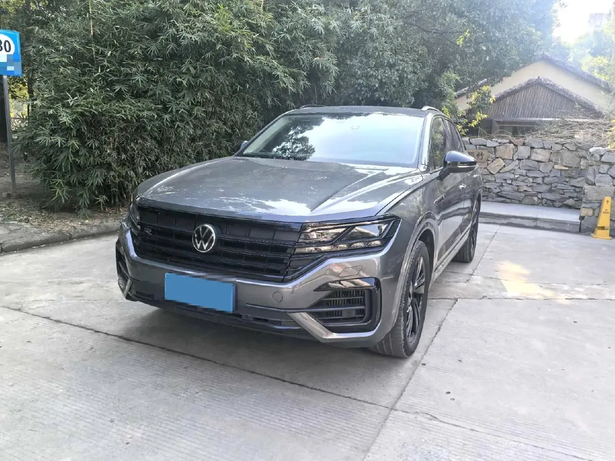 2022 Volkswagen Touareg 3.0T 340HP V6 8AT,autocango,china used car exporter,china ev exporter,chinese used car exporter,chinese used ev exporter
