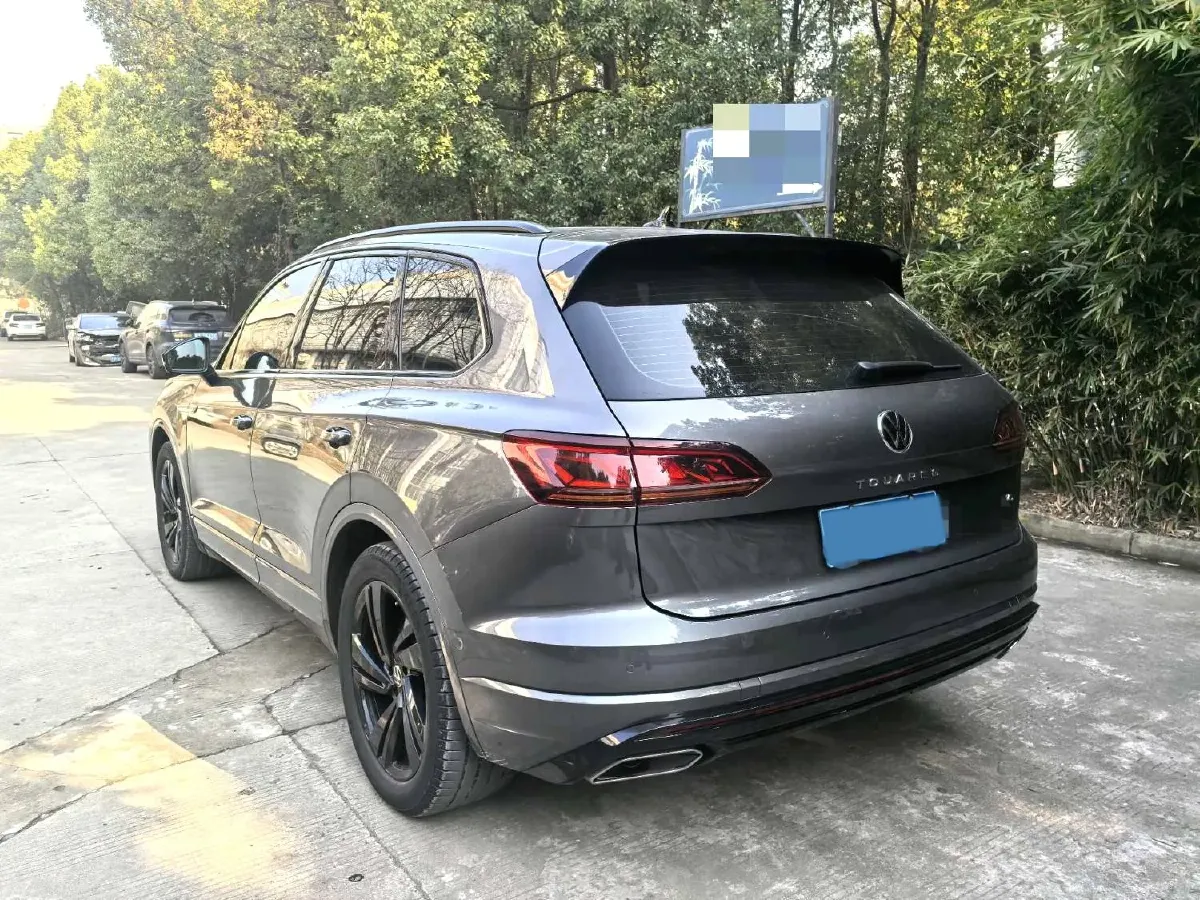 2022 Volkswagen Touareg 3.0T 340HP V6 8AT,autocango,china used car exporter,china ev exporter,chinese used car exporter,chinese used ev exporter