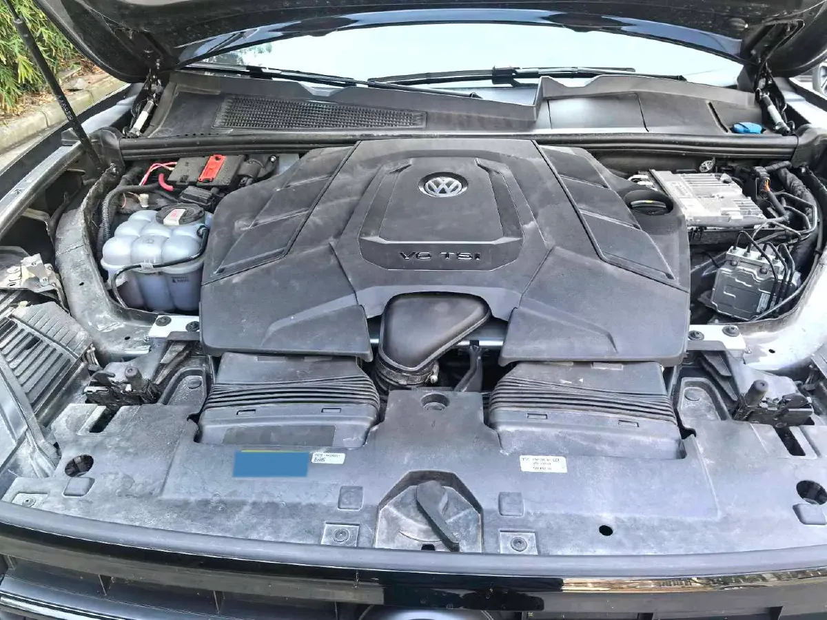 2022 Volkswagen Touareg 3.0T 340HP V6 8AT,autocango,china used car exporter,china ev exporter,chinese used car exporter,chinese used ev exporter