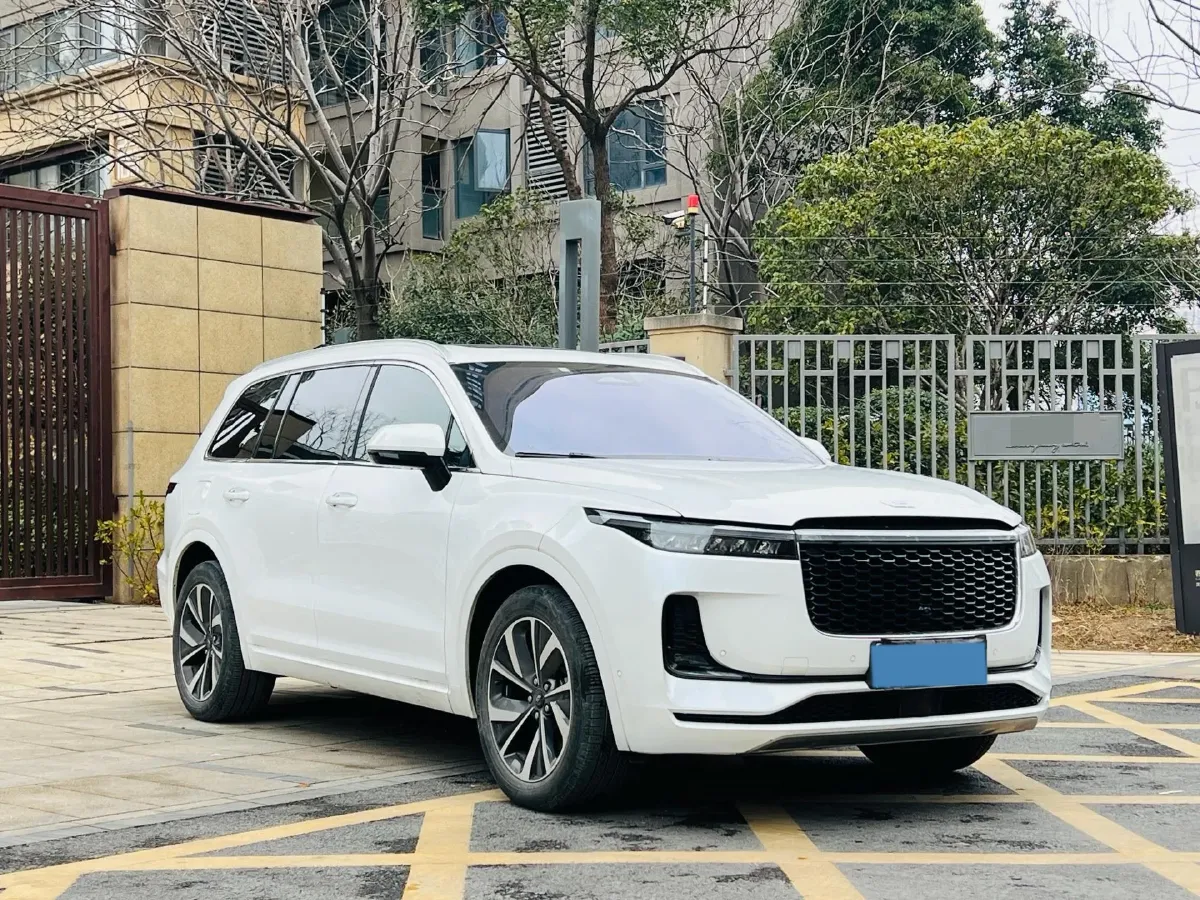 2021 Li ONE Range Extended 131HP REEV 40.5KWH,autocango,china used car exporter,china ev exporter,chinese used car exporter,chinese used ev exporter