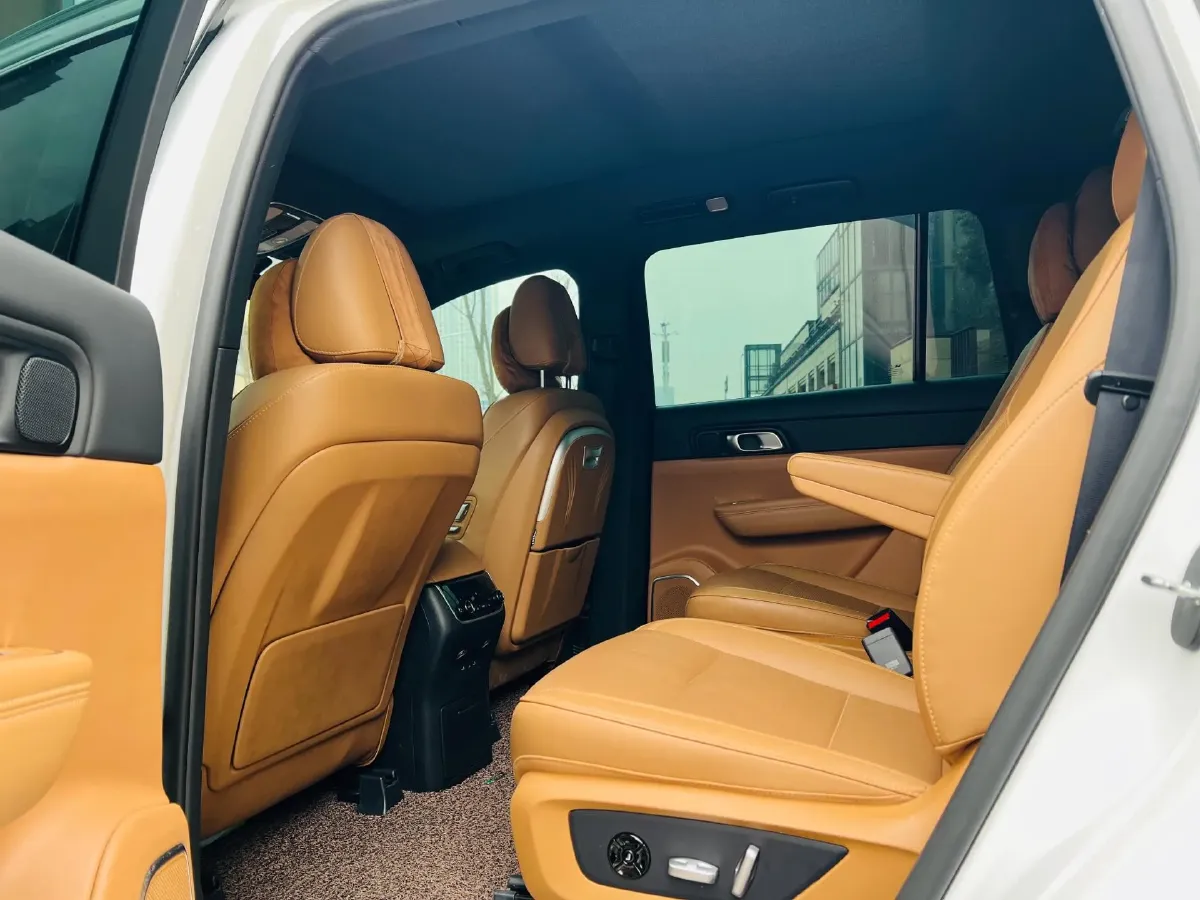 2021 Li ONE Range Extended 131HP REEV 40.5KWH,autocango,china used car exporter,china ev exporter,chinese used car exporter,chinese used ev exporter