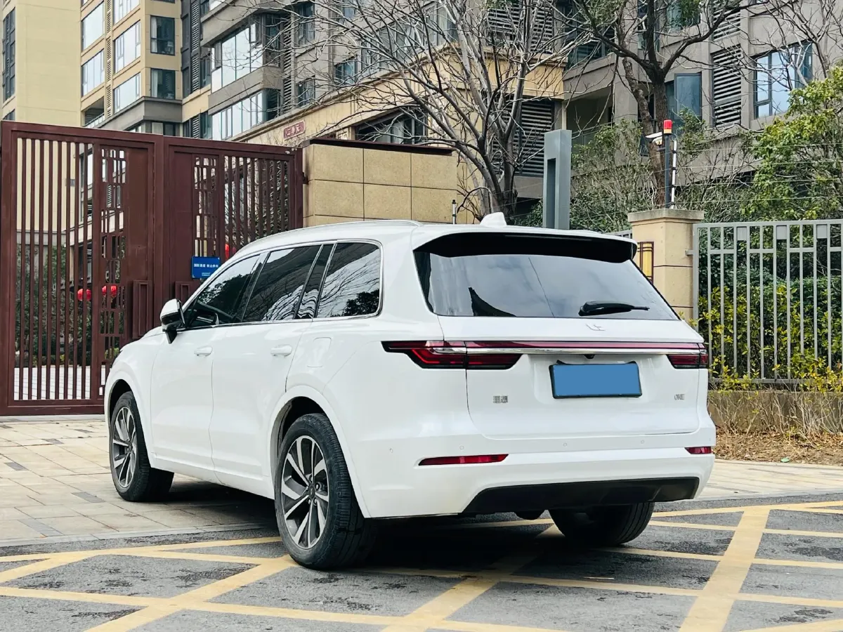 2021 Li ONE Range Extended 131HP REEV 40.5KWH,autocango,china used car exporter,china ev exporter,chinese used car exporter,chinese used ev exporter