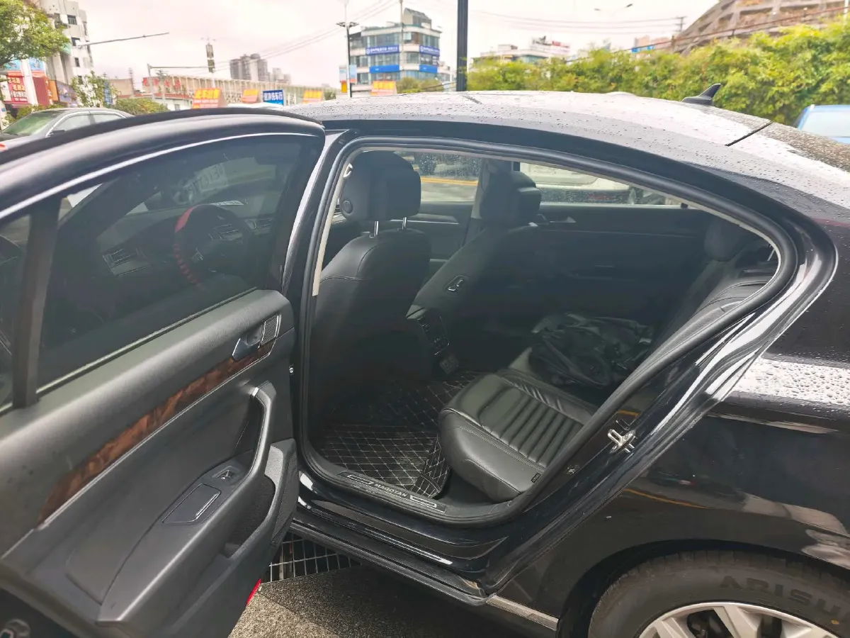 2019 Volkswagen Magotan 2.0T 186HP L4 7DCT,autocango,china used car exporter,china ev exporter,chinese used car exporter,chinese used ev exporter