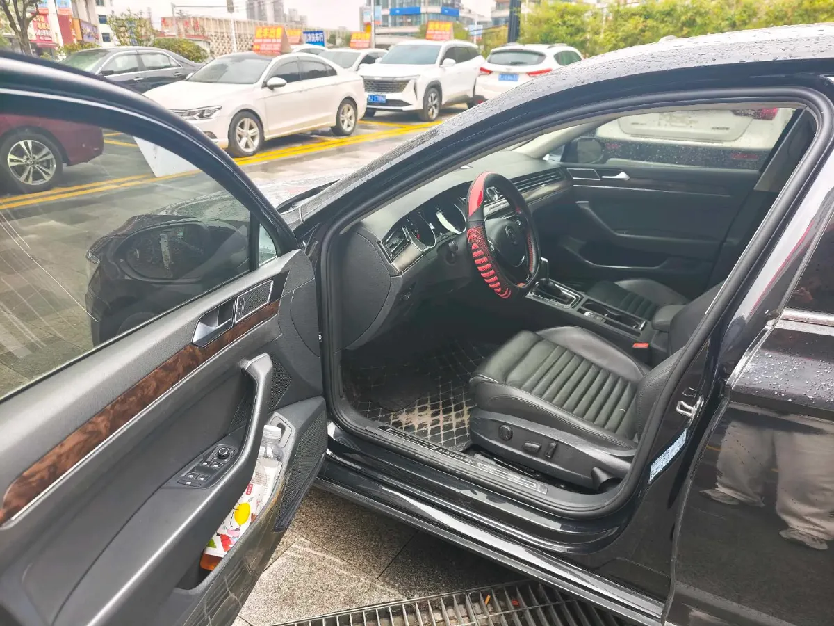 2019 Volkswagen Magotan 2.0T 186HP L4 7DCT,autocango,china used car exporter,china ev exporter,chinese used car exporter,chinese used ev exporter