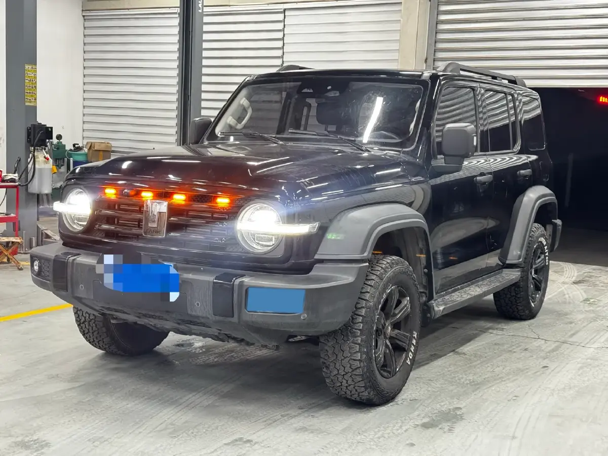 2021 Tank 300 2.0T 227HP L4 8AT