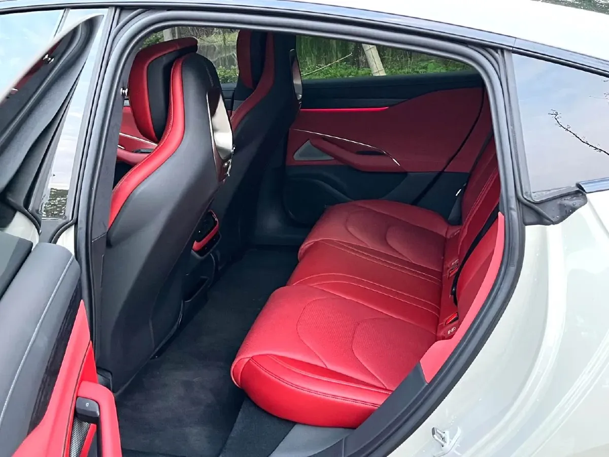 2024 MI SU7 BEV 101KWH,autocango,china used car exporter,china ev exporter,chinese used car exporter,chinese used ev exporter