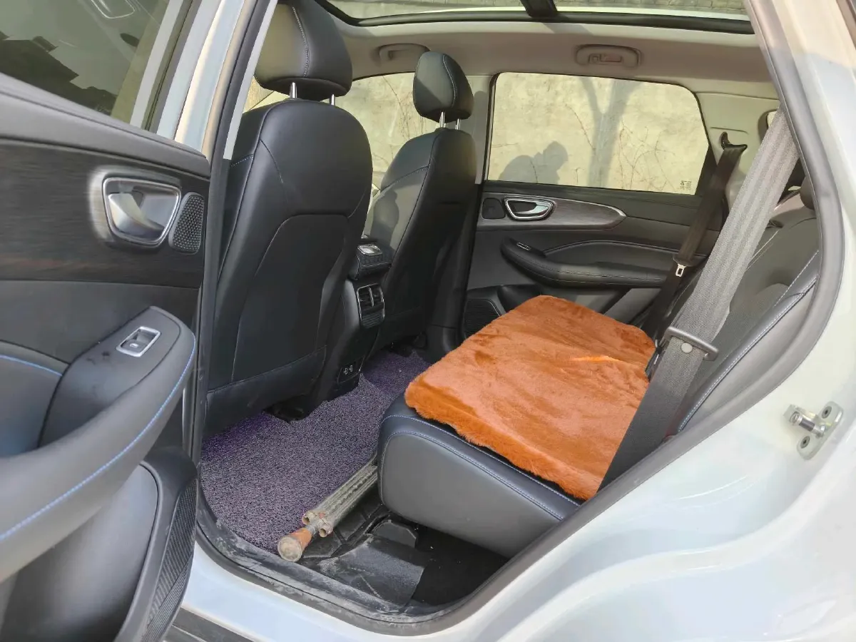 2025 Roewe RX5 1.5T 181HP L4 7DCT,autocango,china used car exporter,china ev exporter,chinese used car exporter,chinese used ev exporter