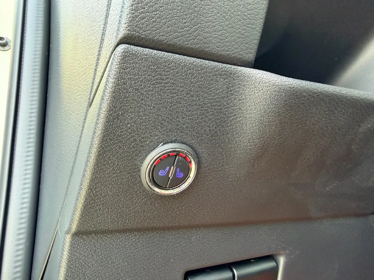 2022 Nissan Kicks 1.5L 122HP L4 CVT,autocango,china used car exporter,china ev exporter,chinese used car exporter,chinese used ev exporter