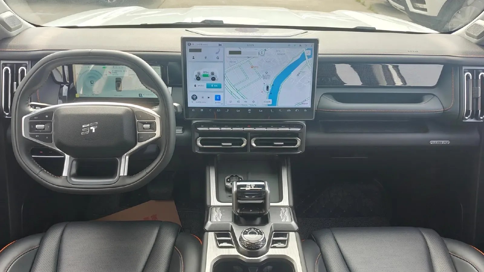 2025 MAXUS XinTu V70 2.0T 150HP L4 9AT,autocango,china used car exporter,china ev exporter,chinese used car exporter,chinese used ev exporter