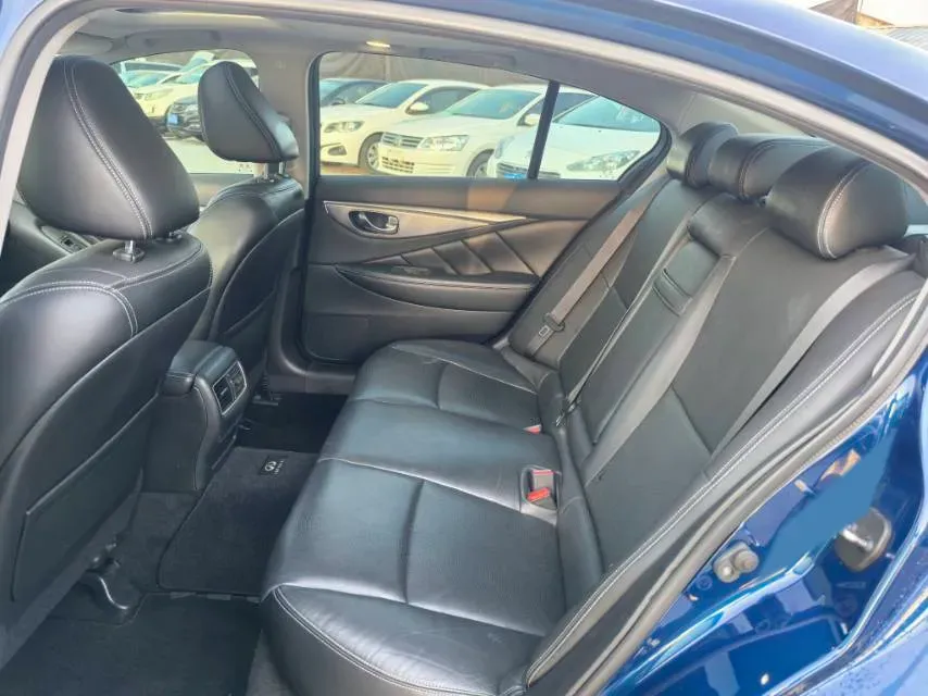 2018 Jeep Grand Commander 2.0T 265HP L4 9AT,autocango,china used car exporter,china ev exporter,chinese used car exporter,chinese used ev exporter