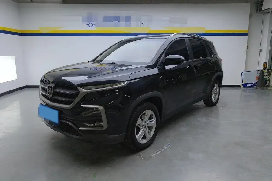 2018 BaoJun 530 1.5T 150HP L4 6MT,autocango,china used car exporter,china ev exporter,chinese used car exporter,chinese used ev exporter