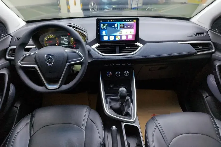 2018 BaoJun 530 1.5T 150HP L4 6MT,autocango,china used car exporter,china ev exporter,chinese used car exporter,chinese used ev exporter