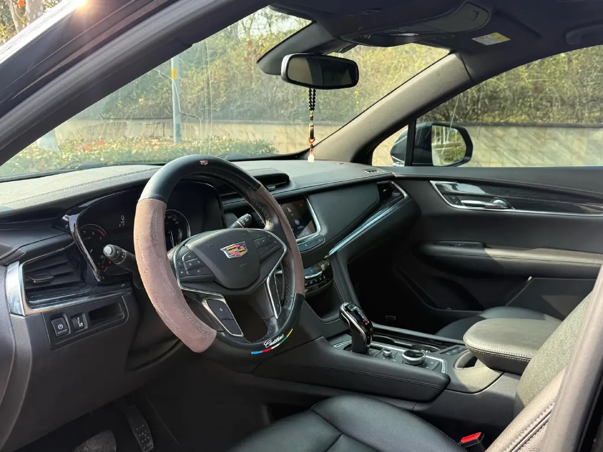 2021 Cadillac XT5 2.0T 237HP L4 9AT,autocango,china used car exporter,china ev exporter,chinese used car exporter,chinese used ev exporter