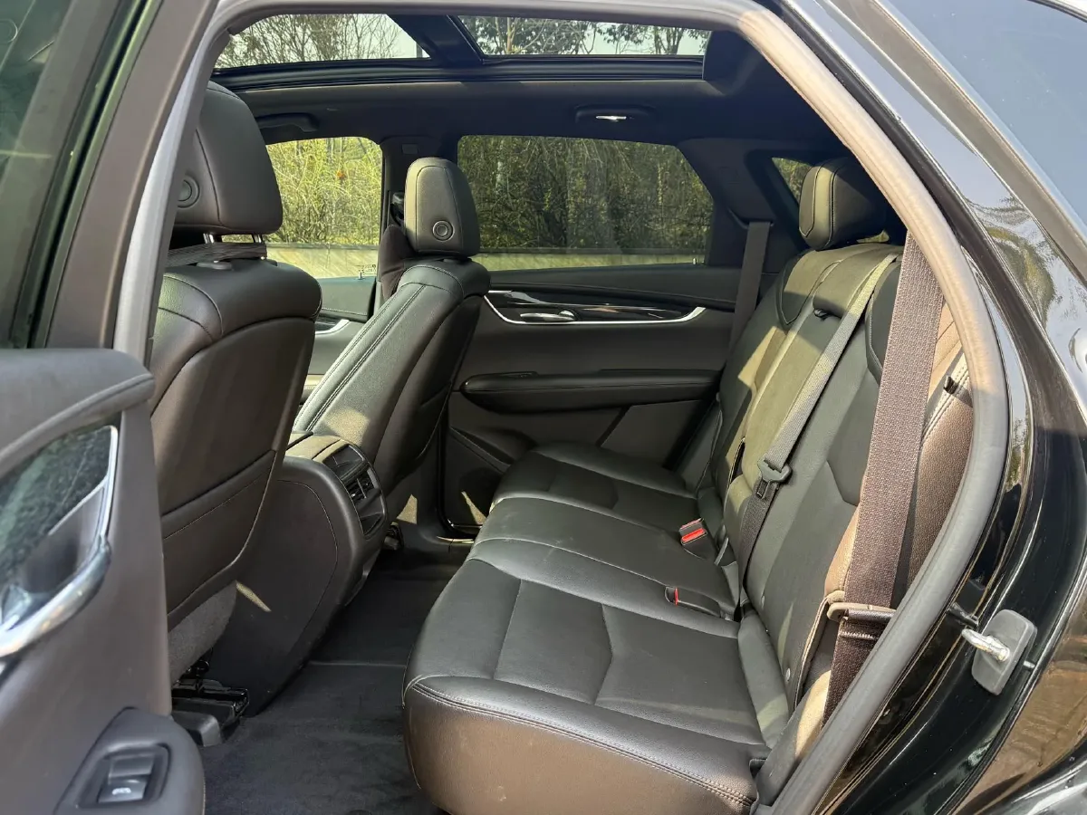 2021 Cadillac XT5 2.0T 237HP L4 9AT,autocango,china used car exporter,china ev exporter,chinese used car exporter,chinese used ev exporter