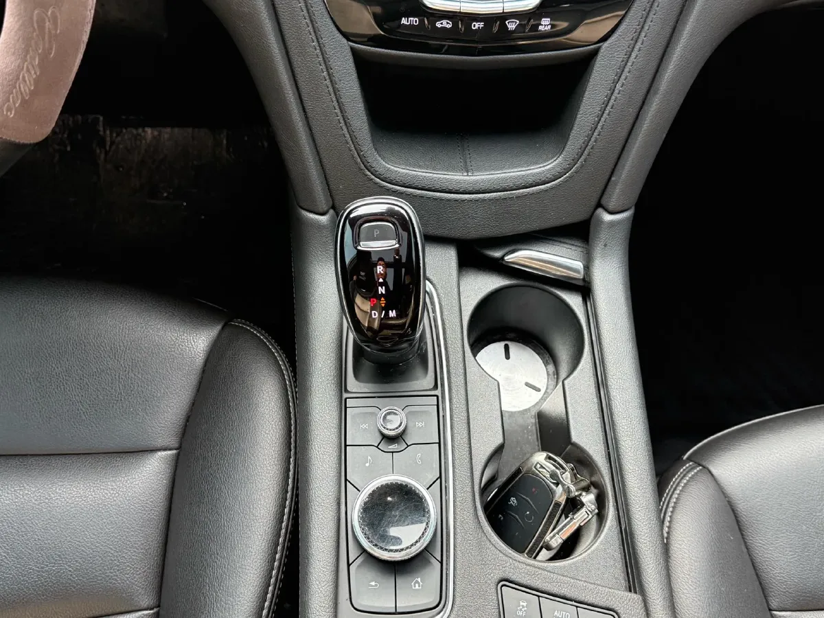 2021 Cadillac XT5 2.0T 237HP L4 9AT,autocango,china used car exporter,china ev exporter,chinese used car exporter,chinese used ev exporter