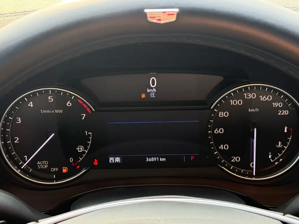 2021 Cadillac XT5 2.0T 237HP L4 9AT,autocango,china used car exporter,china ev exporter,chinese used car exporter,chinese used ev exporter