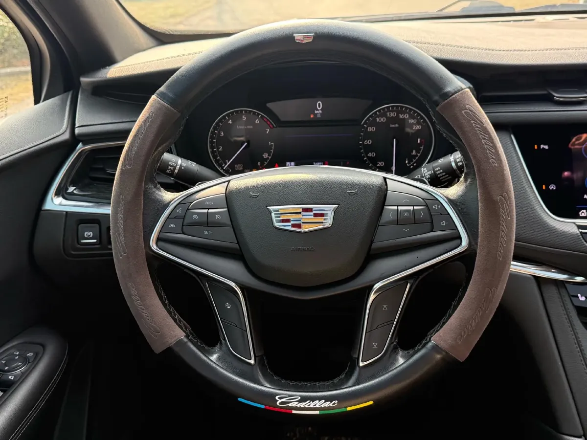 2021 Cadillac XT5 2.0T 237HP L4 9AT,autocango,china used car exporter,china ev exporter,chinese used car exporter,chinese used ev exporter