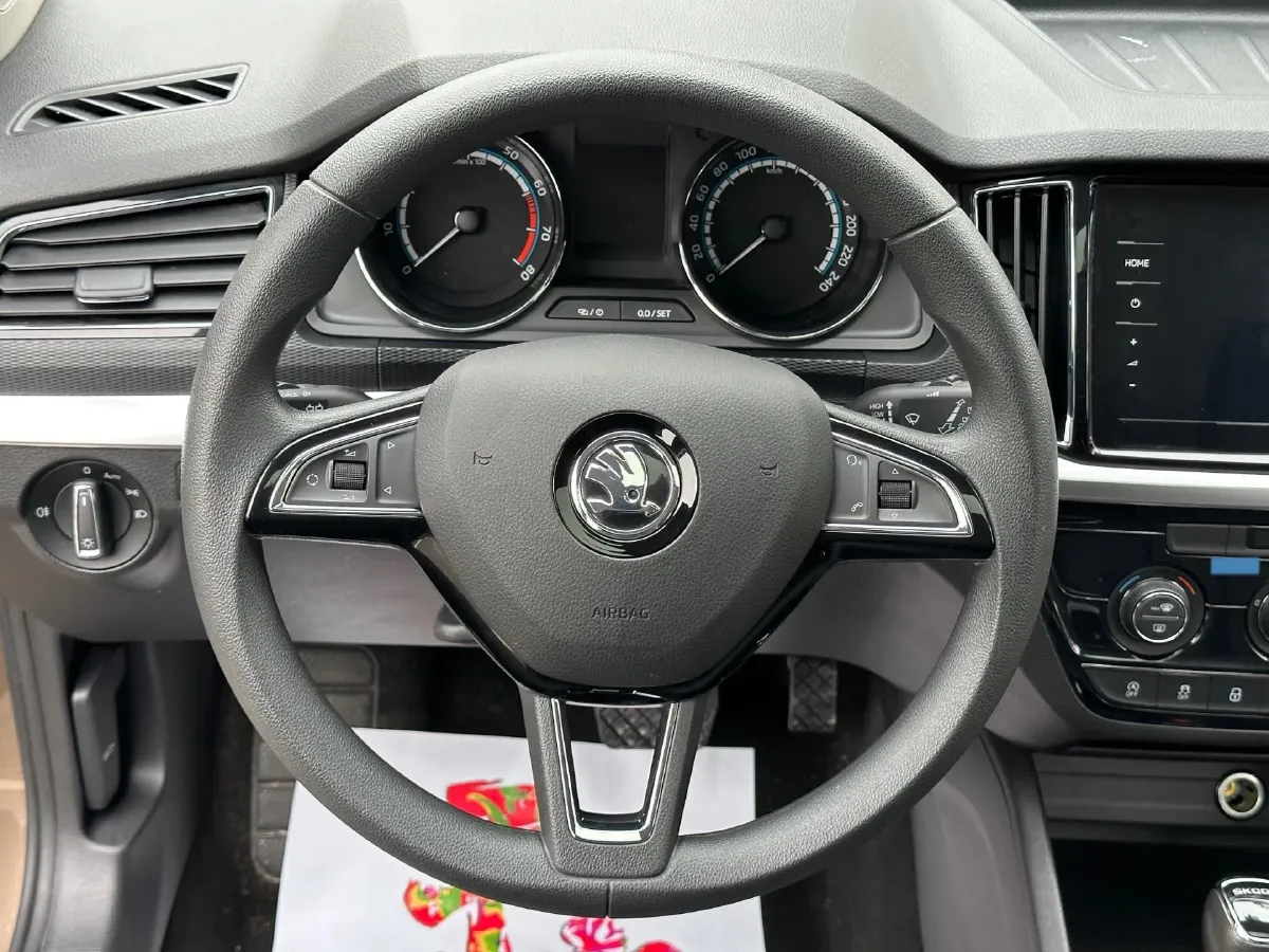 2021 Skoda Kamiq 1.5L 112HP L4 6AT,autocango,china used car exporter,china ev exporter,chinese used car exporter,chinese used ev exporter