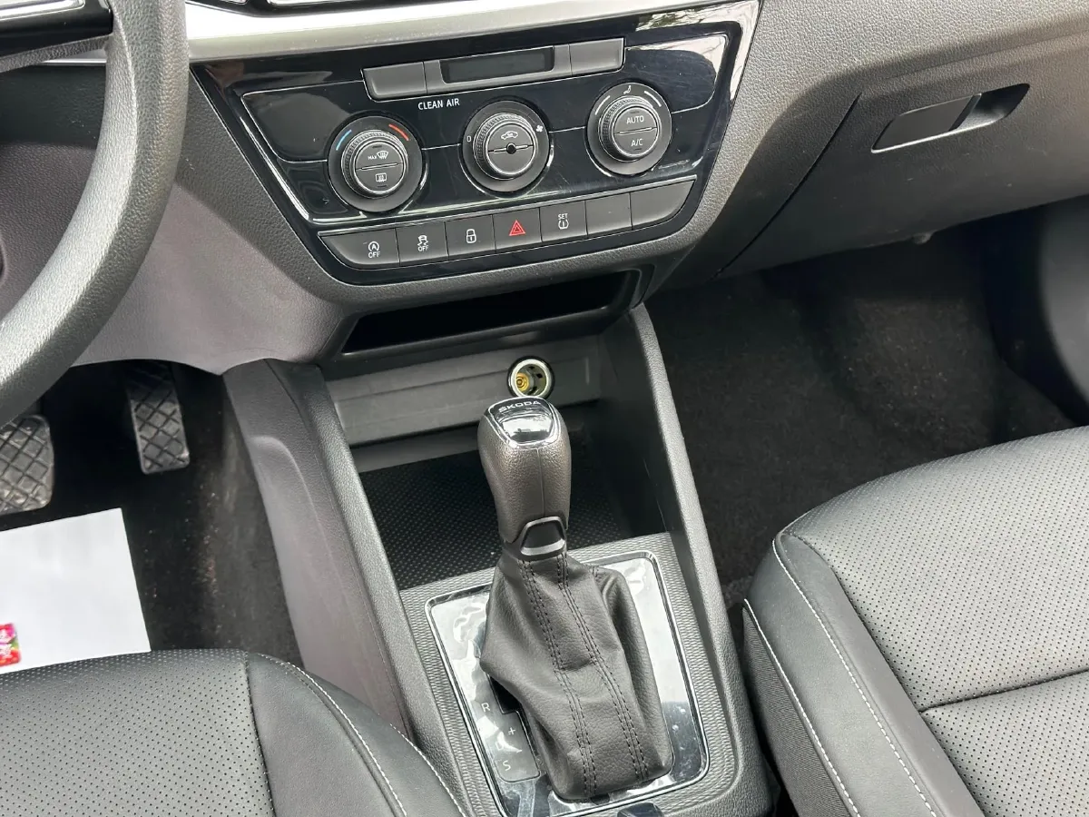 2021 Skoda Kamiq 1.5L 112HP L4 6AT,autocango,china used car exporter,china ev exporter,chinese used car exporter,chinese used ev exporter