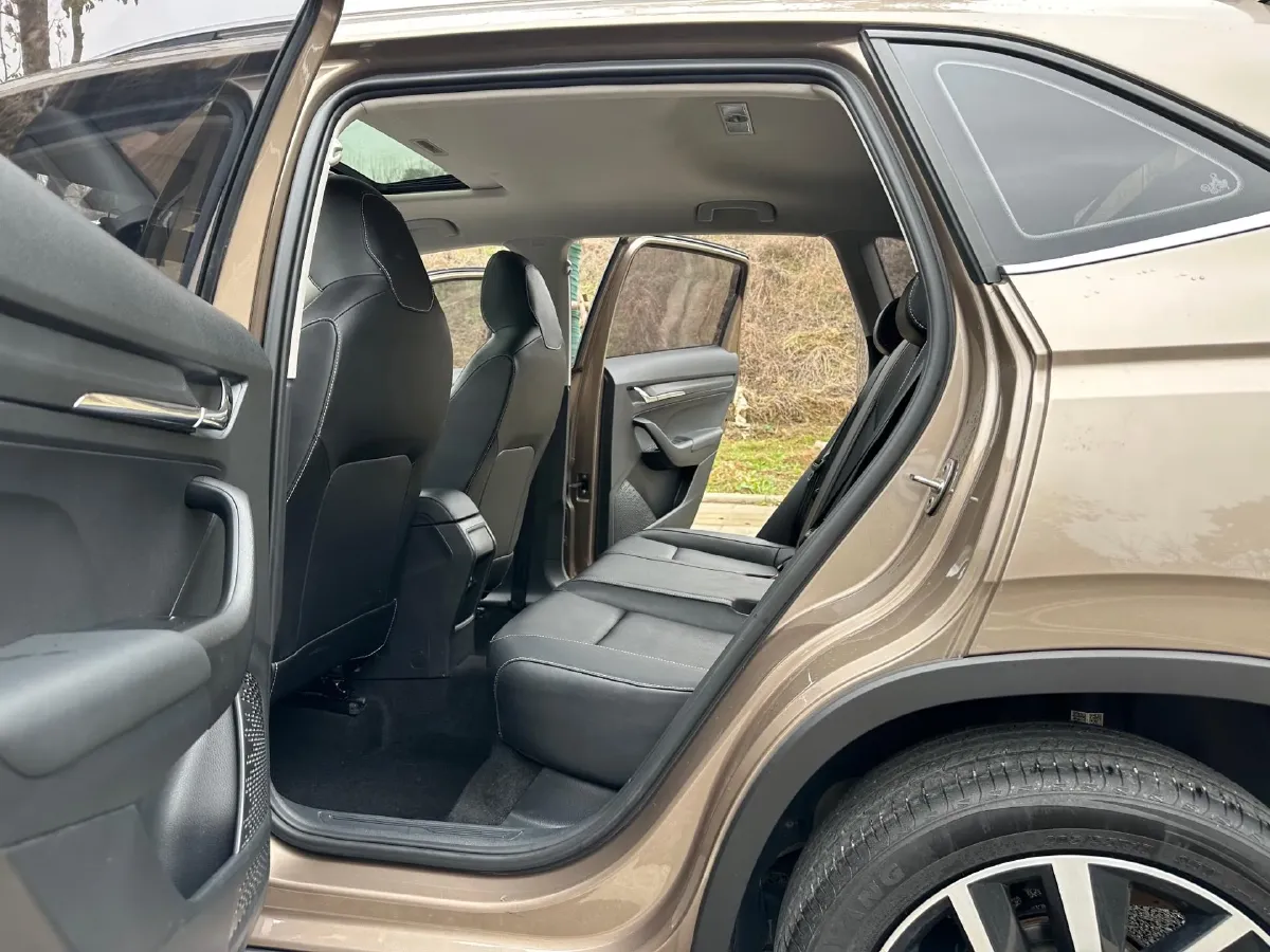 2021 Skoda Kamiq 1.5L 112HP L4 6AT,autocango,china used car exporter,china ev exporter,chinese used car exporter,chinese used ev exporter