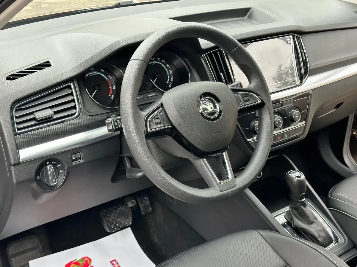 2021 Skoda Kamiq 1.5L 112HP L4 6AT,autocango,china used car exporter,china ev exporter,chinese used car exporter,chinese used ev exporter