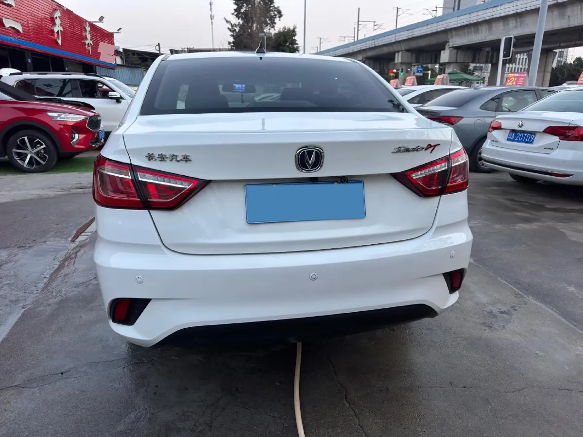 2019 ChangAn Eado DT 1.6L 125HP L4 5MT,autocango,china used car exporter,china ev exporter,chinese used car exporter,chinese used ev exporter