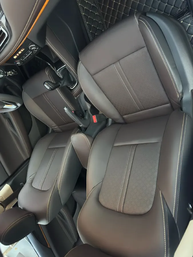 2019 ChangAn Eado DT 1.6L 125HP L4 5MT,autocango,china used car exporter,china ev exporter,chinese used car exporter,chinese used ev exporter