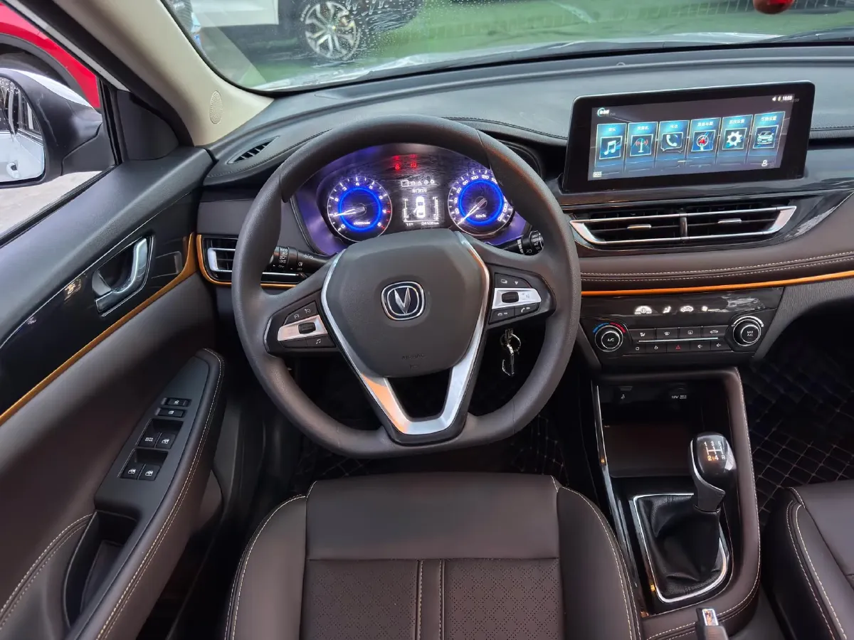 2019 ChangAn Eado DT 1.6L 125HP L4 5MT,autocango,china used car exporter,china ev exporter,chinese used car exporter,chinese used ev exporter