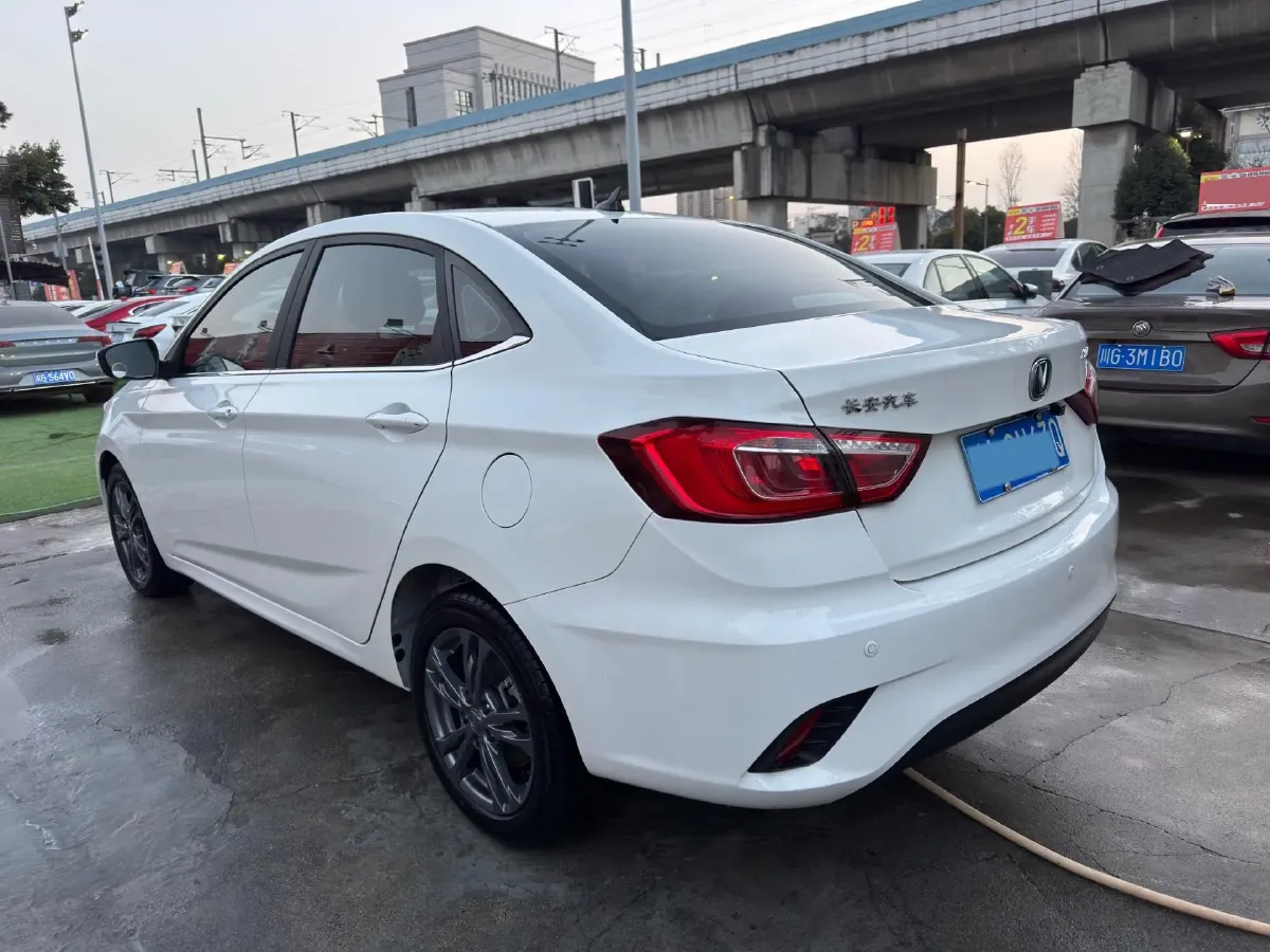 2019 ChangAn Eado DT 1.6L 125HP L4 5MT,autocango,china used car exporter,china ev exporter,chinese used car exporter,chinese used ev exporter