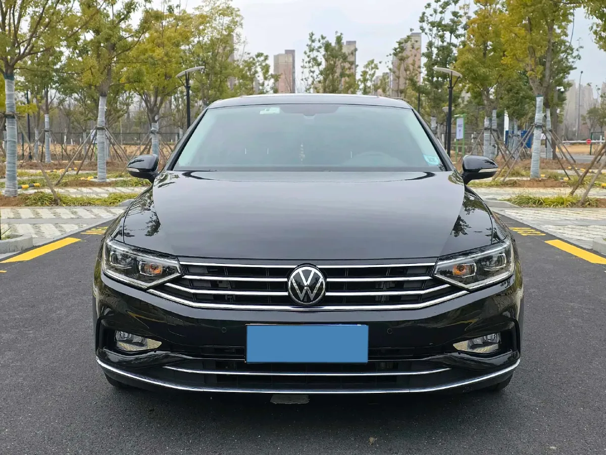 2020 Volkswagen Magotan 2.0T 186HP L4 7DCT,autocango,china used car exporter,china ev exporter,chinese used car exporter,chinese used ev exporter