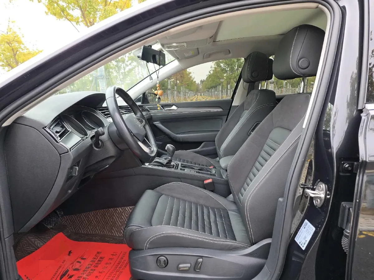 2020 Volkswagen Magotan 2.0T 186HP L4 7DCT,autocango,china used car exporter,china ev exporter,chinese used car exporter,chinese used ev exporter