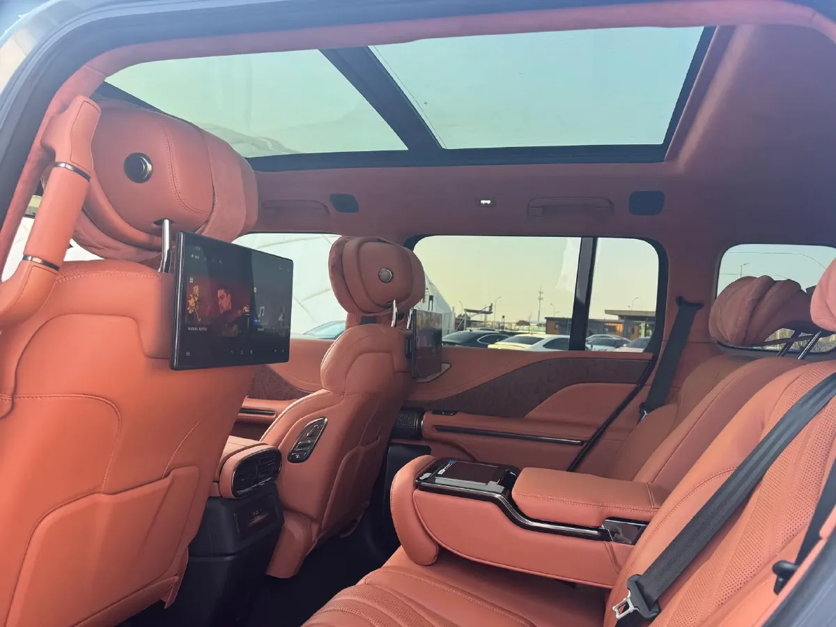 2023 YangWang U8 2.0T 272HP L4 REEV 49.05KWH,autocango,china used car exporter,china ev exporter,chinese used car exporter,chinese used ev exporter