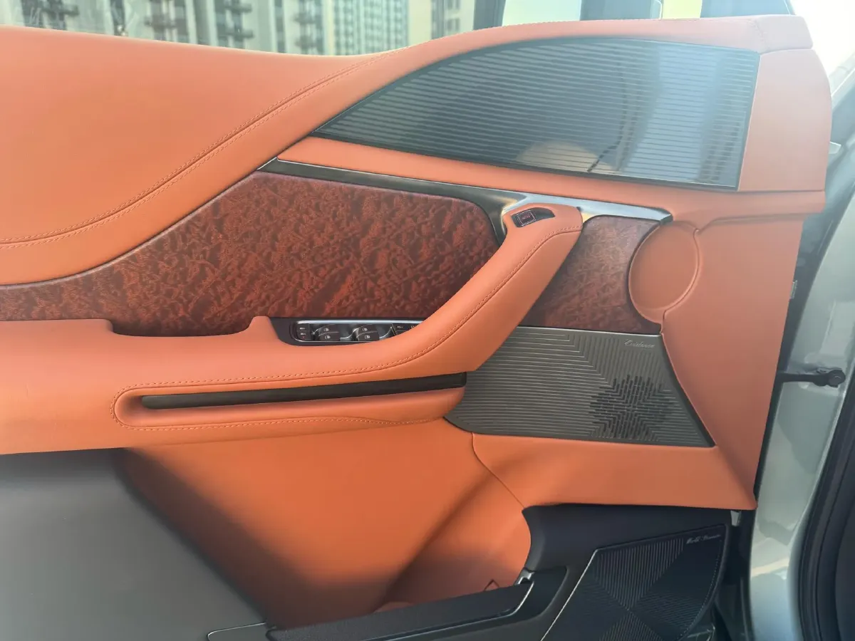 2023 YangWang U8 2.0T 272HP L4 REEV 49.05KWH,autocango,china used car exporter,china ev exporter,chinese used car exporter,chinese used ev exporter