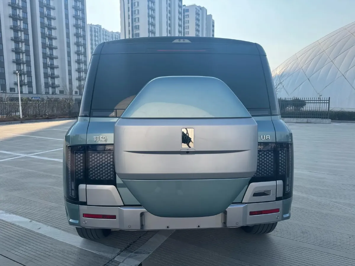 2023 YangWang U8 2.0T 272HP L4 REEV 49.05KWH,autocango,china used car exporter,china ev exporter,chinese used car exporter,chinese used ev exporter