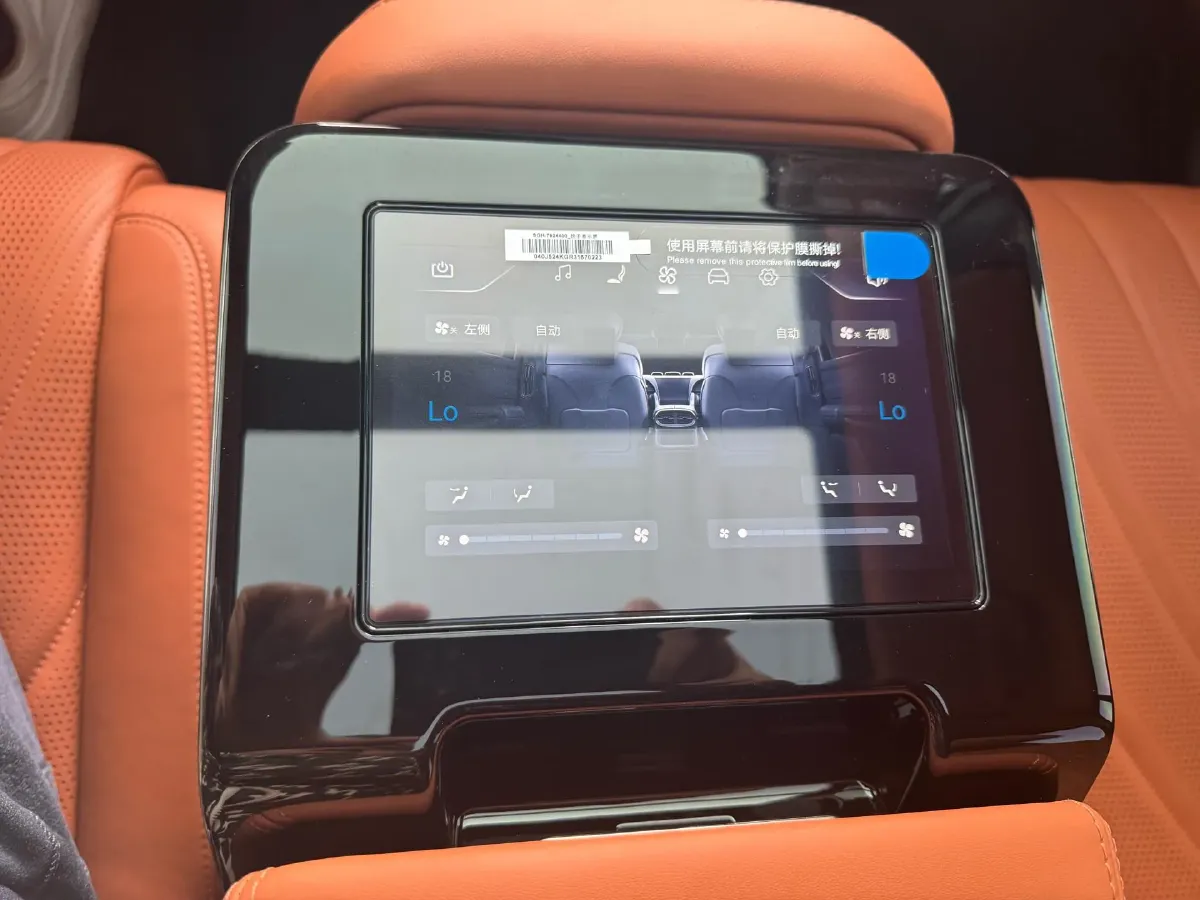 2023 YangWang U8 2.0T 272HP L4 REEV 49.05KWH,autocango,china used car exporter,china ev exporter,chinese used car exporter,chinese used ev exporter