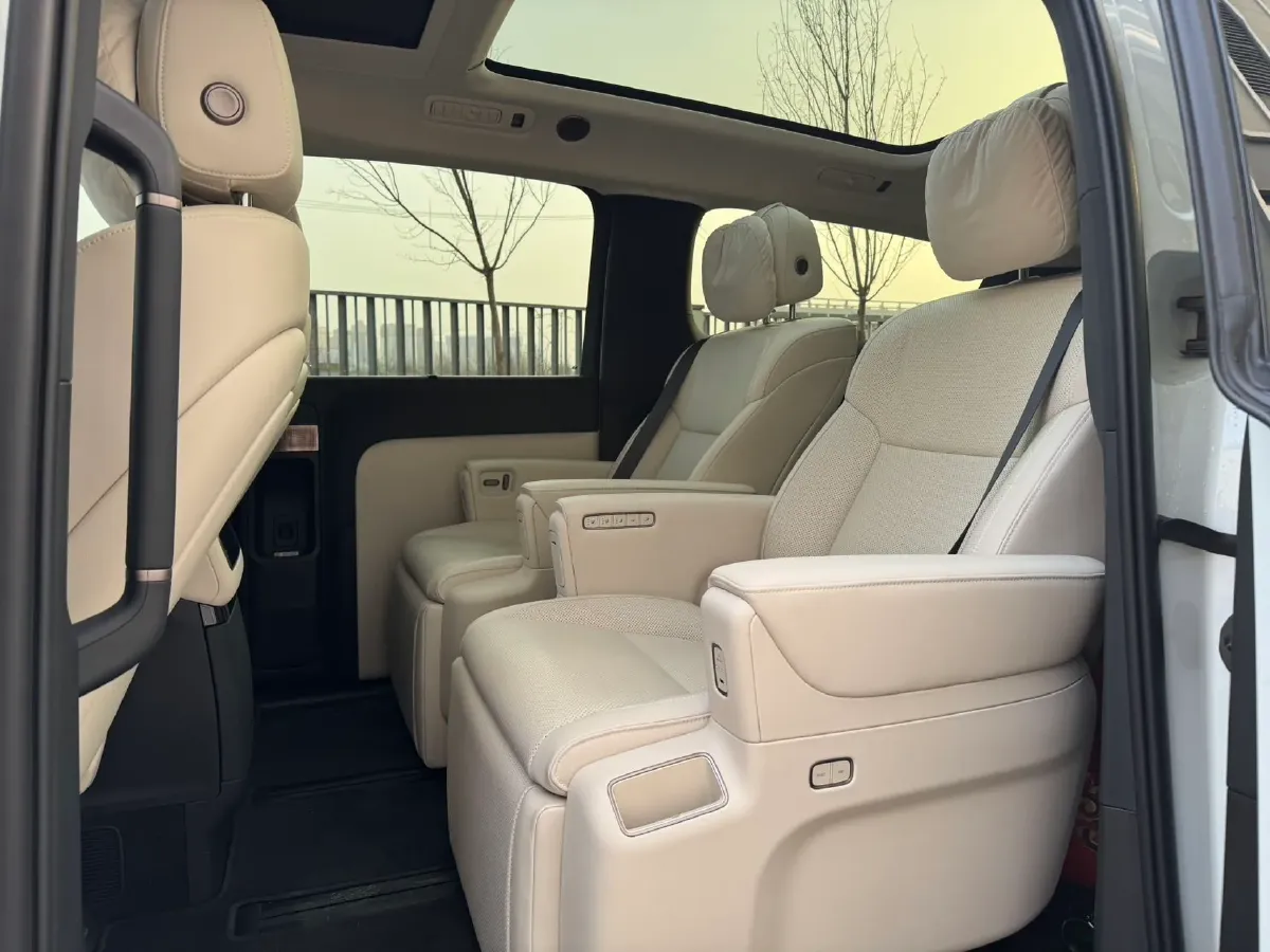 2025 Li MEGA BEV,autocango,china used car exporter,china ev exporter,chinese used car exporter,chinese used ev exporter