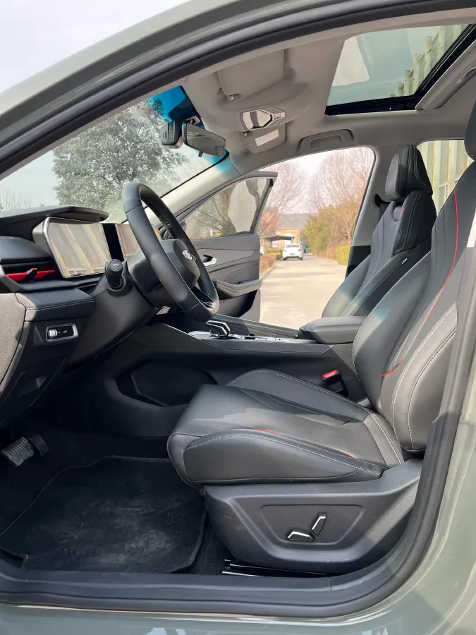 2022 Geely Binray 1.5T 181HP L4 7DCT,autocango,china used car exporter,china ev exporter,chinese used car exporter,chinese used ev exporter