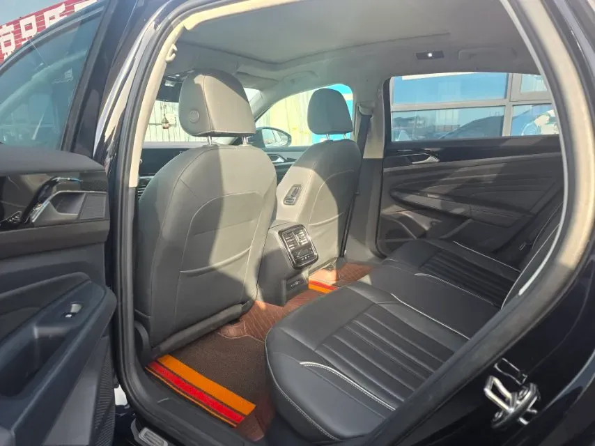 2023 Volkswagen Passat 2.0T 186HP L4 7DCT,autocango,china used car exporter,china ev exporter,chinese used car exporter,chinese used ev exporter