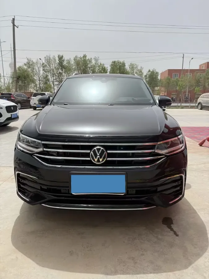 2023 Volkswagen Tiguan L 2.0T 186HP L4 7DCT,autocango,china used car exporter,china ev exporter,chinese used car exporter,chinese used ev exporter