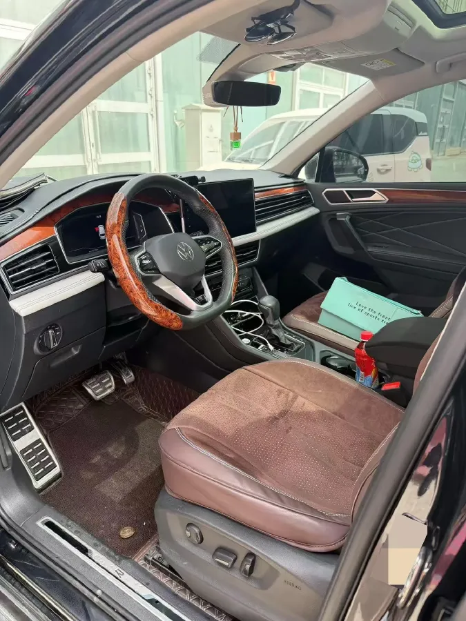2023 Volkswagen Tiguan L 2.0T 186HP L4 7DCT,autocango,china used car exporter,china ev exporter,chinese used car exporter,chinese used ev exporter