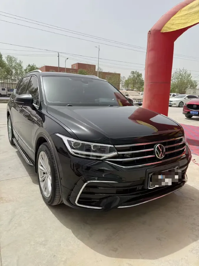 2023 Volkswagen Tiguan L 2.0T 186HP L4 7DCT,autocango,china used car exporter,china ev exporter,chinese used car exporter,chinese used ev exporter