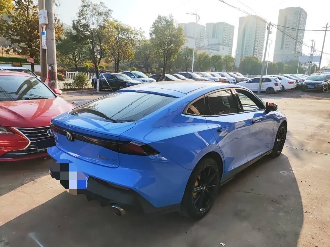 2022 ChangAn UNI-V 1.5T 188HP L4 7DCT,autocango,china used car exporter,china ev exporter,chinese used car exporter,chinese used ev exporter